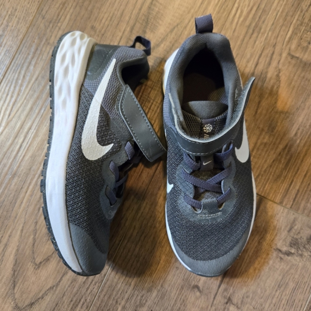 Boys nike 12